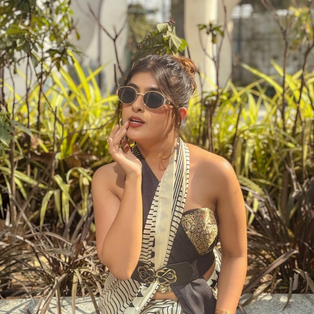 Yashi Gehlot — @yashigehlot._